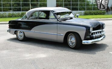 Ford-Victoria-Coupe-1951-8