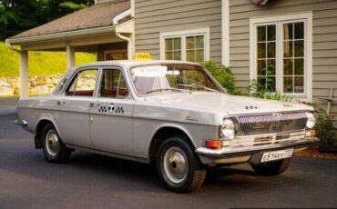 GAZ-Volga-GAZ-M24-Berline-1976-9