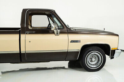 GMC-Sierra-1500-Pickup-1984-13