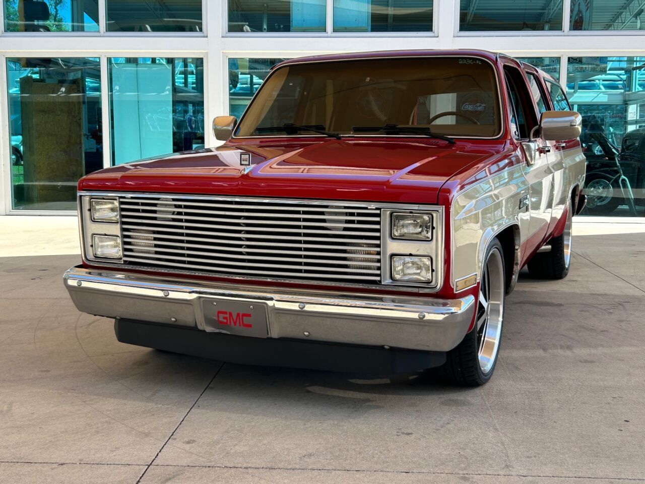 GMC Suburban SUV 1986