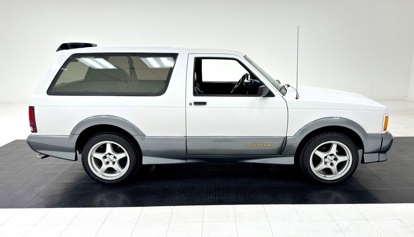 GMC-Typhoon-SUV-1993-5