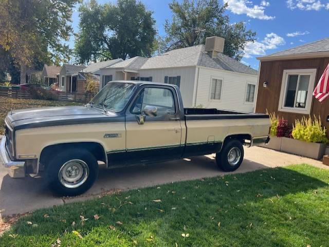 Gmc-Sierra-classic-1500-1984-16