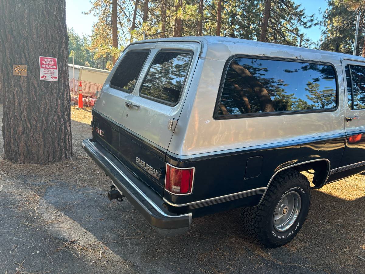 Gmc-Suburban-1500-1989-12