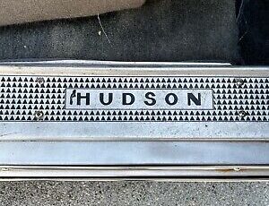 Hudson-Commodore-Six-1949-24