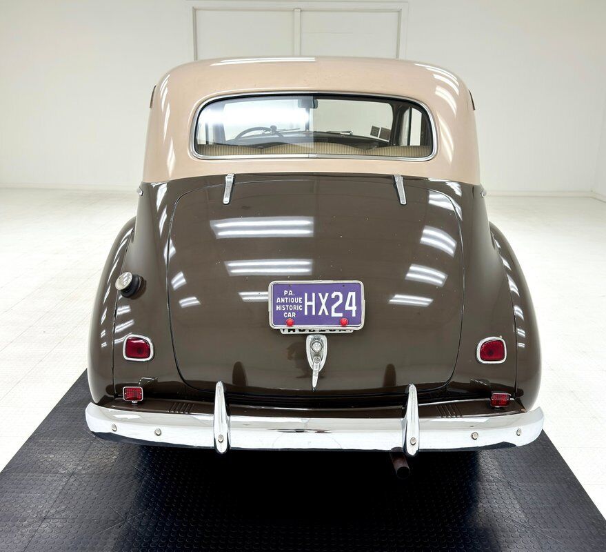 Hudson-Six-Traveller-10T-Berline-1941-4