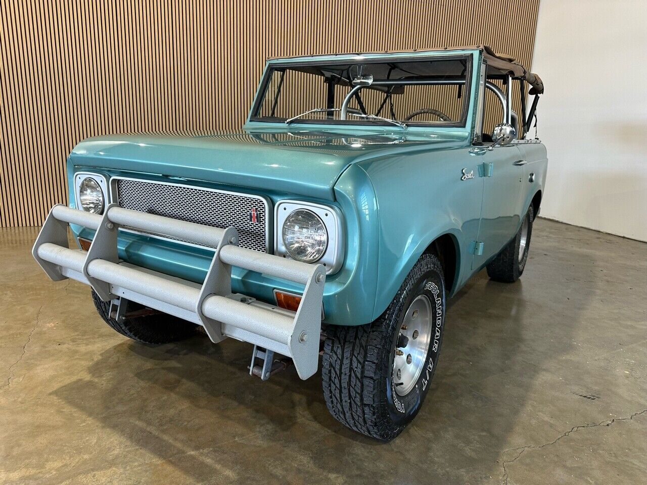 International-Harvester-Scout-SUV-1966-1