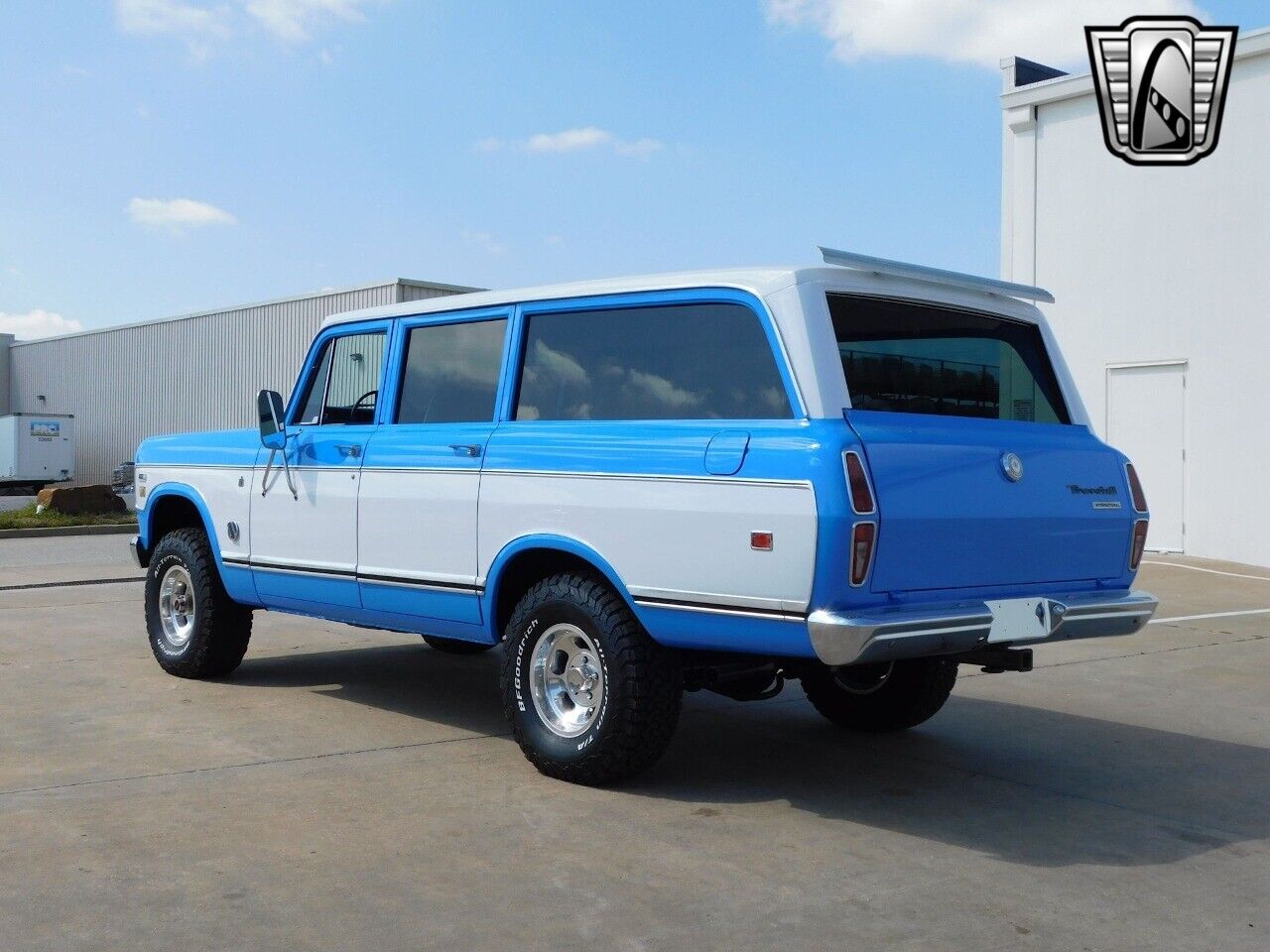 International-Harvester-Travelall-1974-6