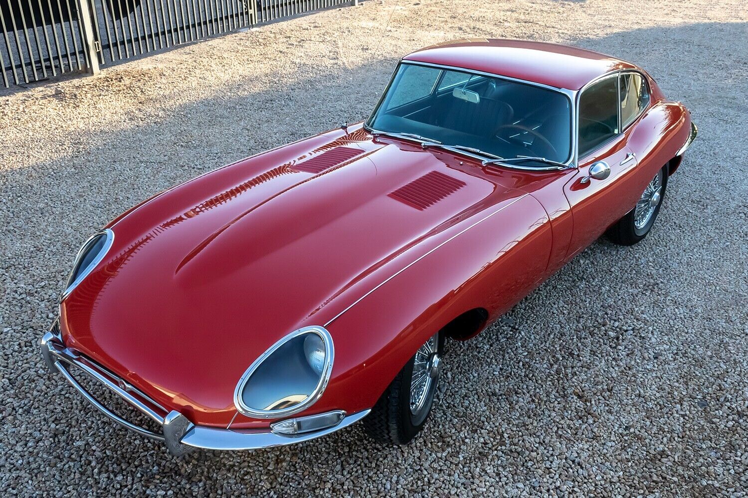 Jaguar-E-Type-1966-1