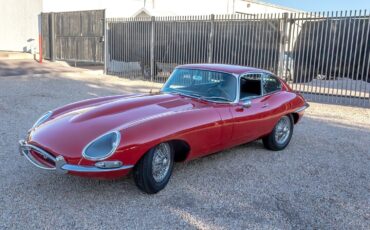 Jaguar-E-Type-1966-13