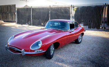 Jaguar-E-Type-1966-14