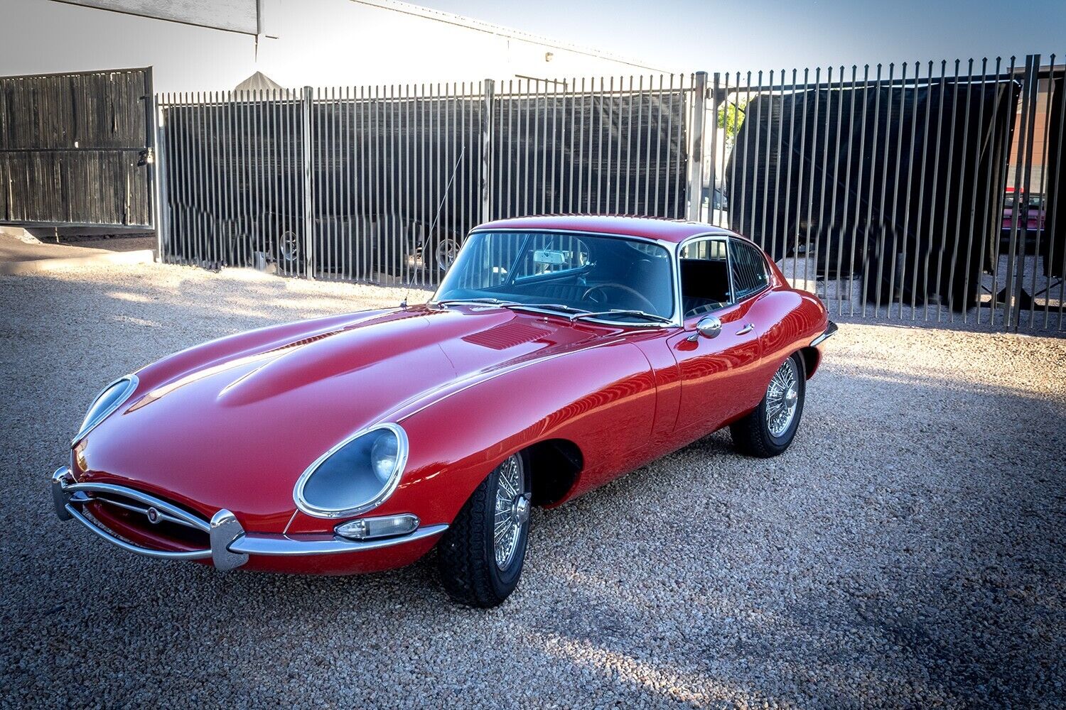 Jaguar-E-Type-1966-14