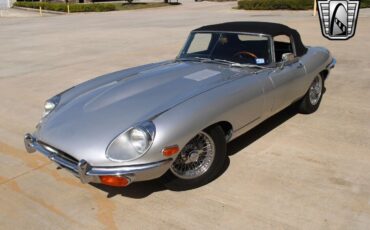 Jaguar-E-Type-1969-4