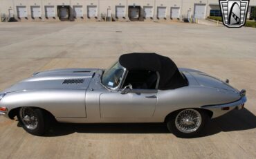 Jaguar-E-Type-1969-5