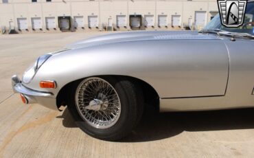 Jaguar-E-Type-1969-8