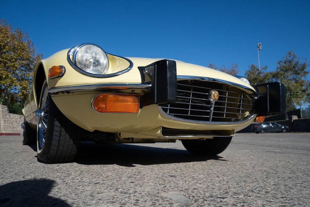 Jaguar-E-Type-1974-31