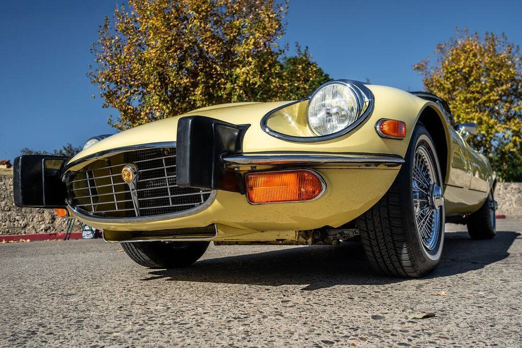 Jaguar-E-Type-1974-32