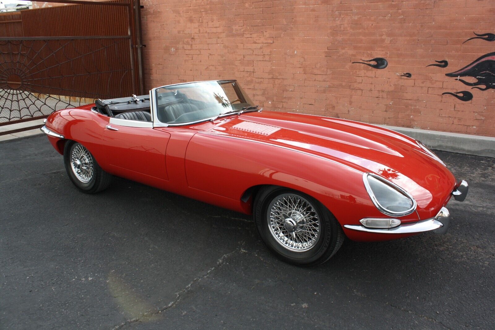 Jaguar-E-Type-Cabriolet-1967-1