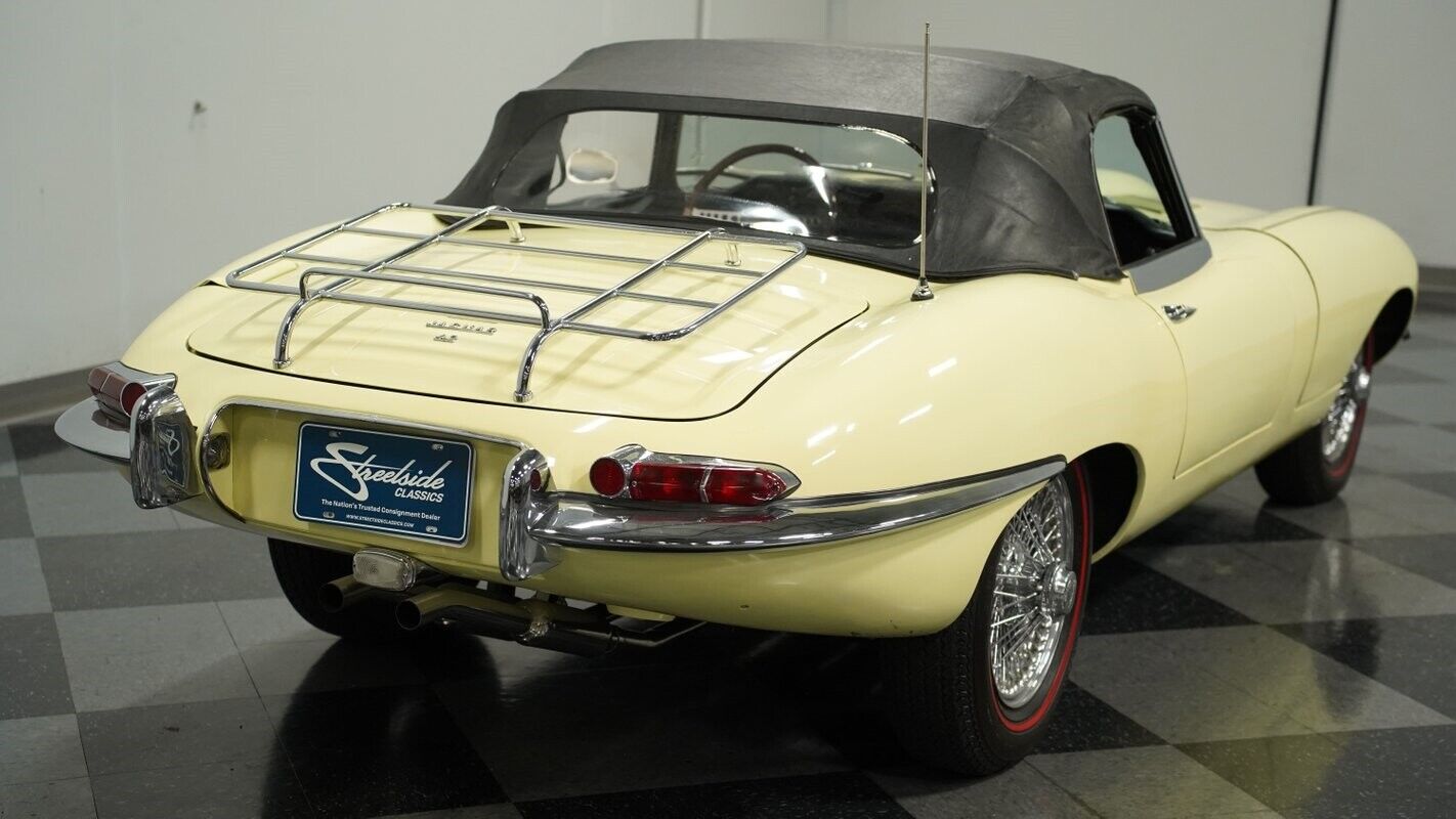 Jaguar-E-Type-Cabriolet-1968-10