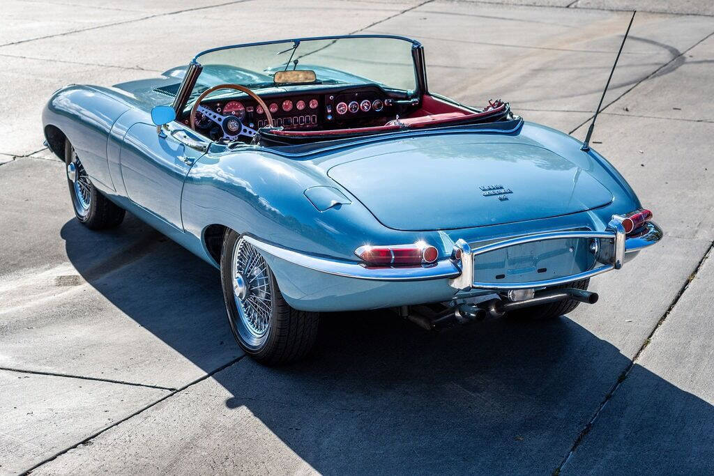 Jaguar-E-Type-Cabriolet-1968-14