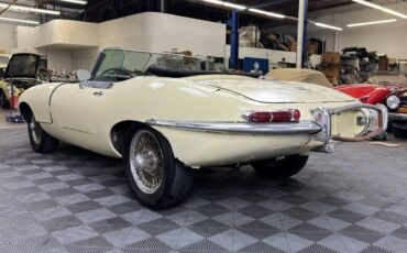 Jaguar-E-Type-Cabriolet-1968-3