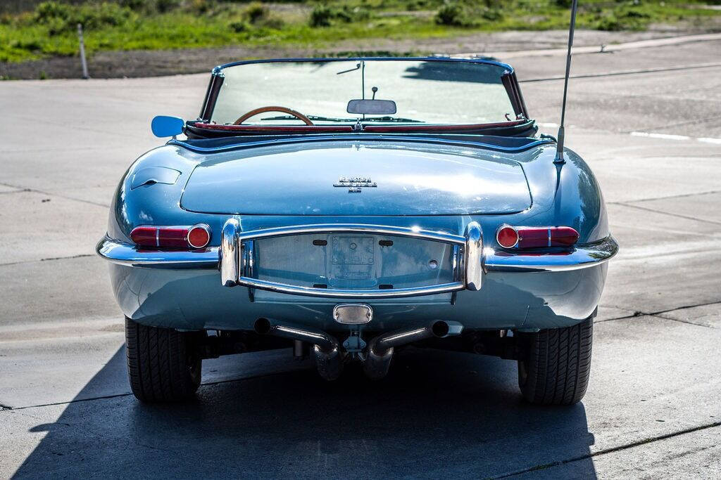 Jaguar-E-Type-Cabriolet-1968-6