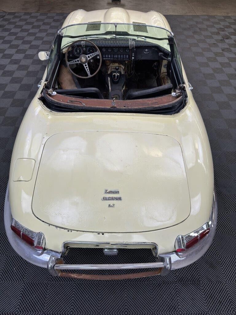 Jaguar-E-Type-Cabriolet-1968-9