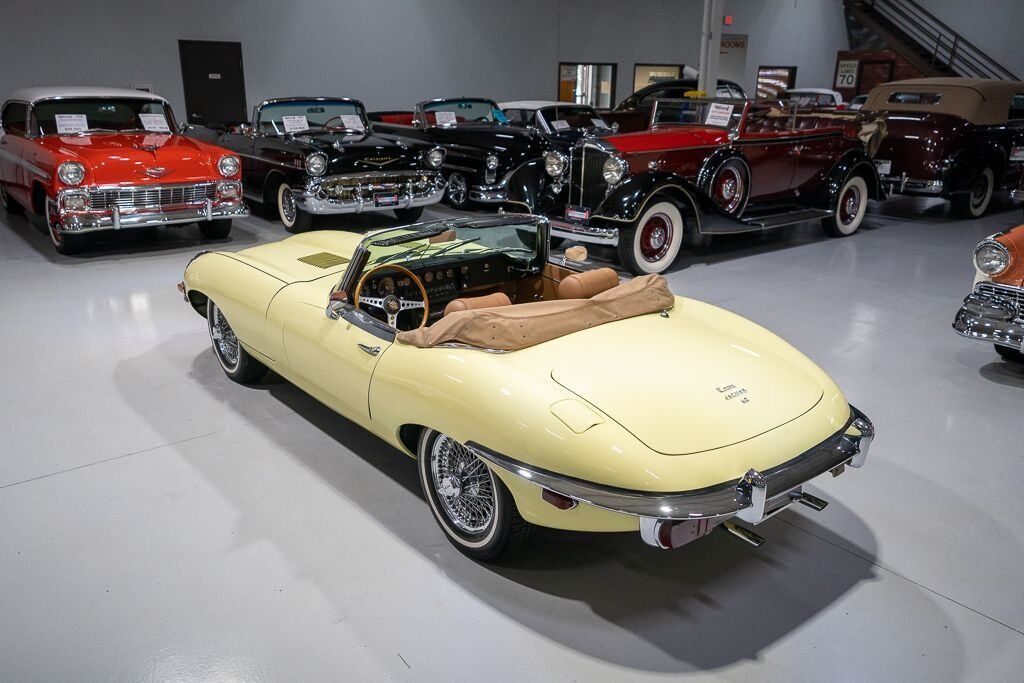 Jaguar-E-Type-Cabriolet-1969-10