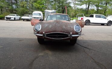 Jaguar-E-Type-Coupe-1964-1