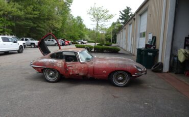 Jaguar-E-Type-Coupe-1964-3