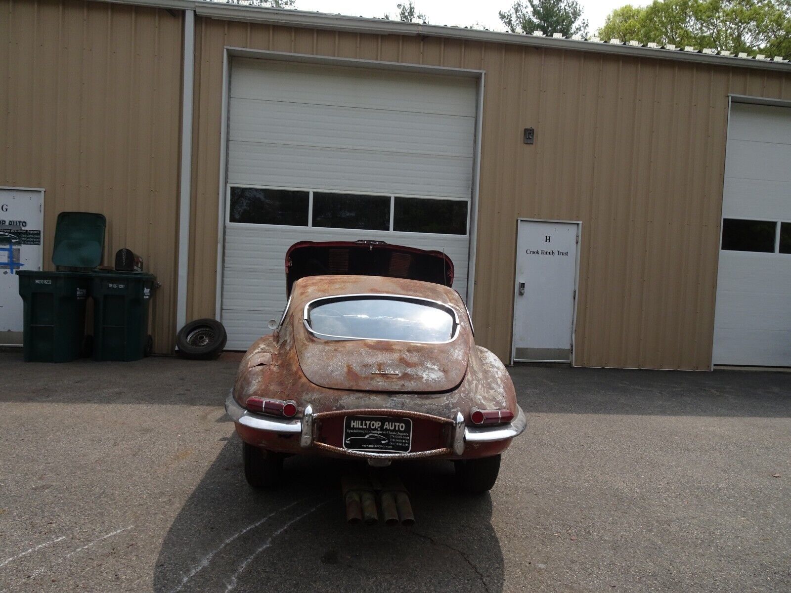 Jaguar-E-Type-Coupe-1964-5