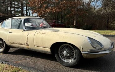 Jaguar-E-Type-Coupe-1967-1