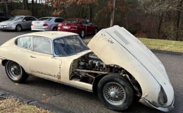 Jaguar-E-Type-Coupe-1967-10