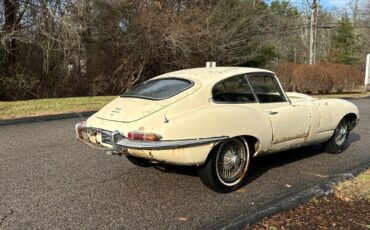 Jaguar-E-Type-Coupe-1967-3