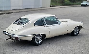 Jaguar-E-Type-Coupe-1969-5