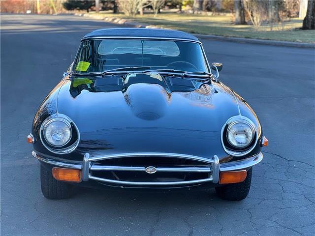 Jaguar-E-Type-Roadster-1970-1