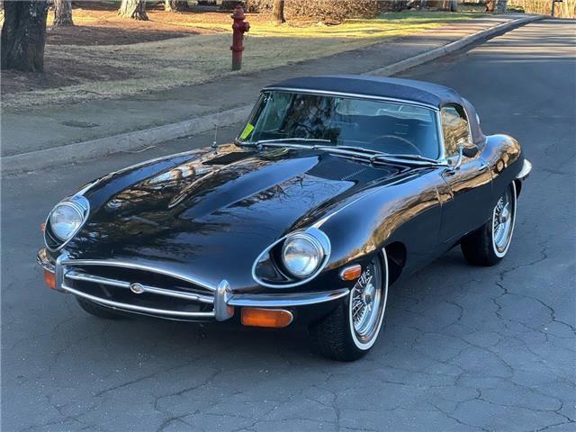 Jaguar-E-Type-Roadster-1970-2