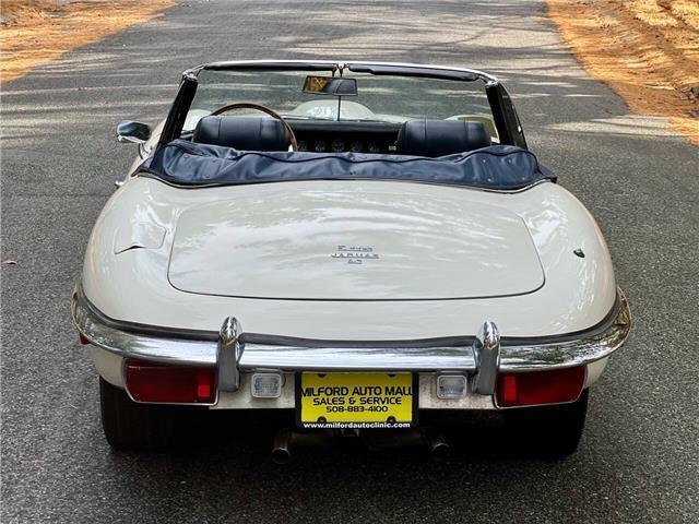 Jaguar-E-Type-Roadster-1971-10