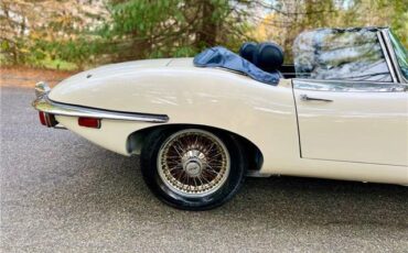 Jaguar-E-Type-Roadster-1971-16