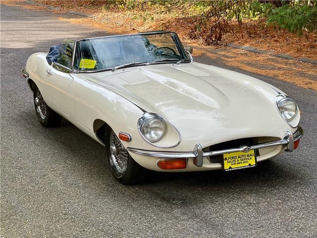 Jaguar-E-Type-Roadster-1971-2