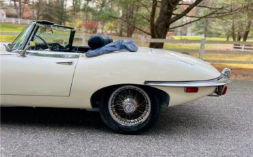 Jaguar-E-Type-Roadster-1971-7