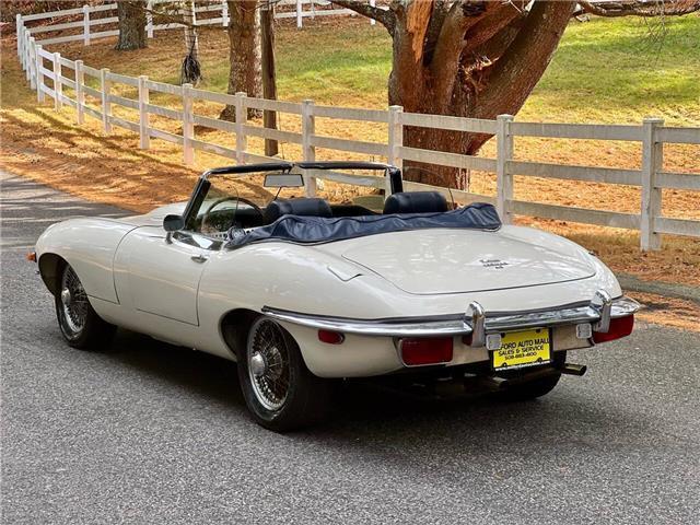 Jaguar-E-Type-Roadster-1971-8