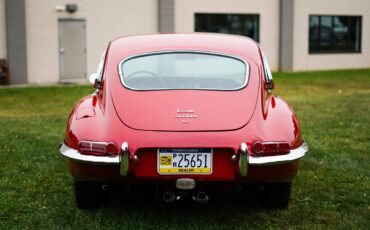 Jaguar-E-type-1968-4