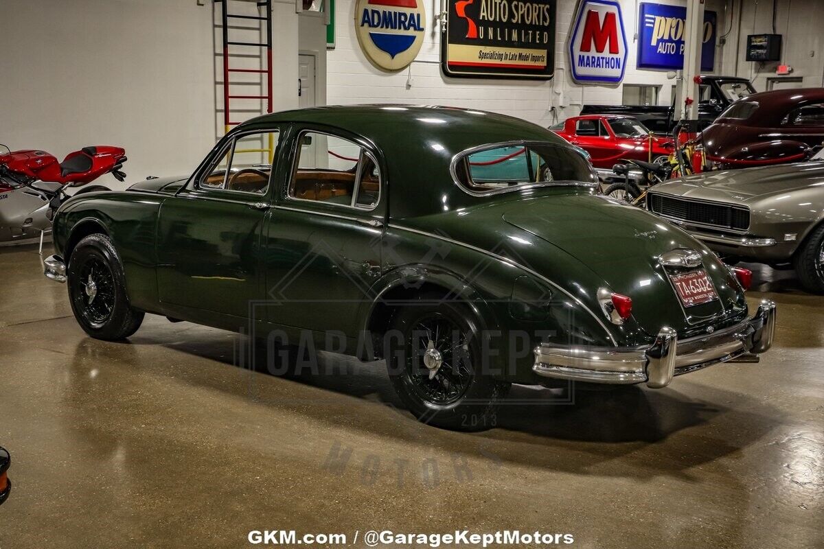 Jaguar-Mark-I-Coupe-1957-10