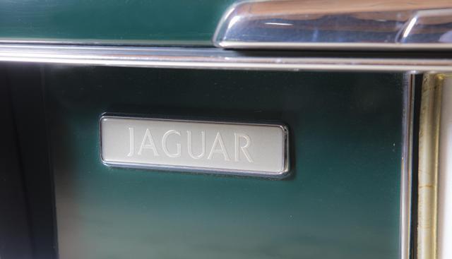 Jaguar-XJ-Berline-1993-19