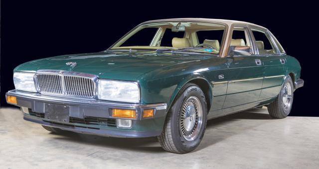 Jaguar-XJ-Berline-1993-20