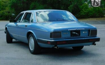 Jaguar-XJ6-1991-5