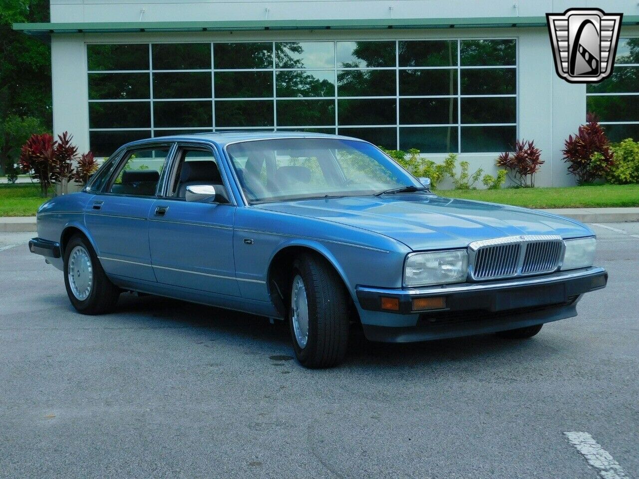 Jaguar-XJ6-1991-8