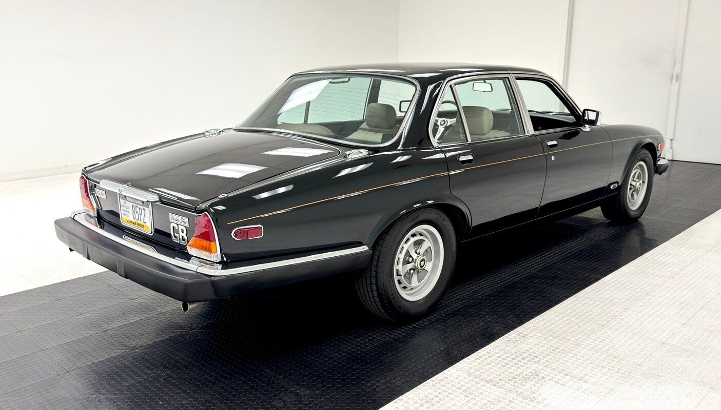 Jaguar-XJ6-Berline-1984-4