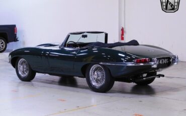 Jaguar-XK-1967-3