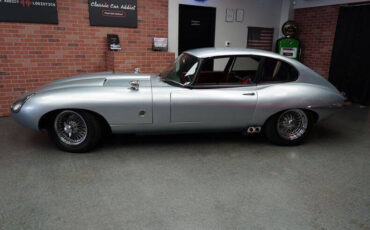 Jaguar-XK-Coupe-1968-6